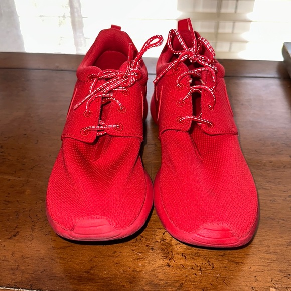 Women’s/Big Kids Nike Roshe - Picture 2 of 4